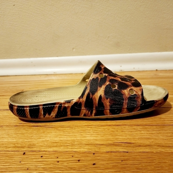 Crocs Classic Animal Slide Remix Women's Size 10 Leopard Cheetah Print Sandals - Picture 5 of 12